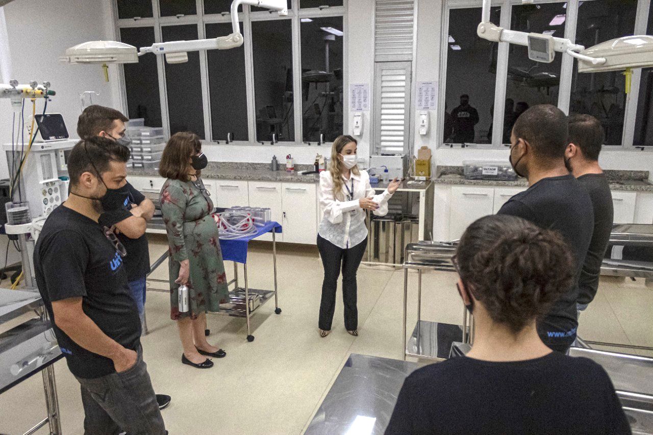 Estudantes de Letras e Matemática participam de prática de metodologias ativas