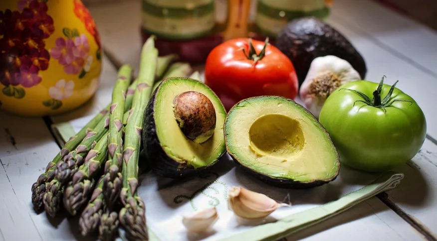 Conheça os caminhos a seguir para iniciar uma dieta vegana e saudável