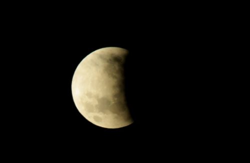 Eclipse lunar parcial mais longo em 580 anos aconteceu nesta sexta-feira (19). - Jornal da Franca