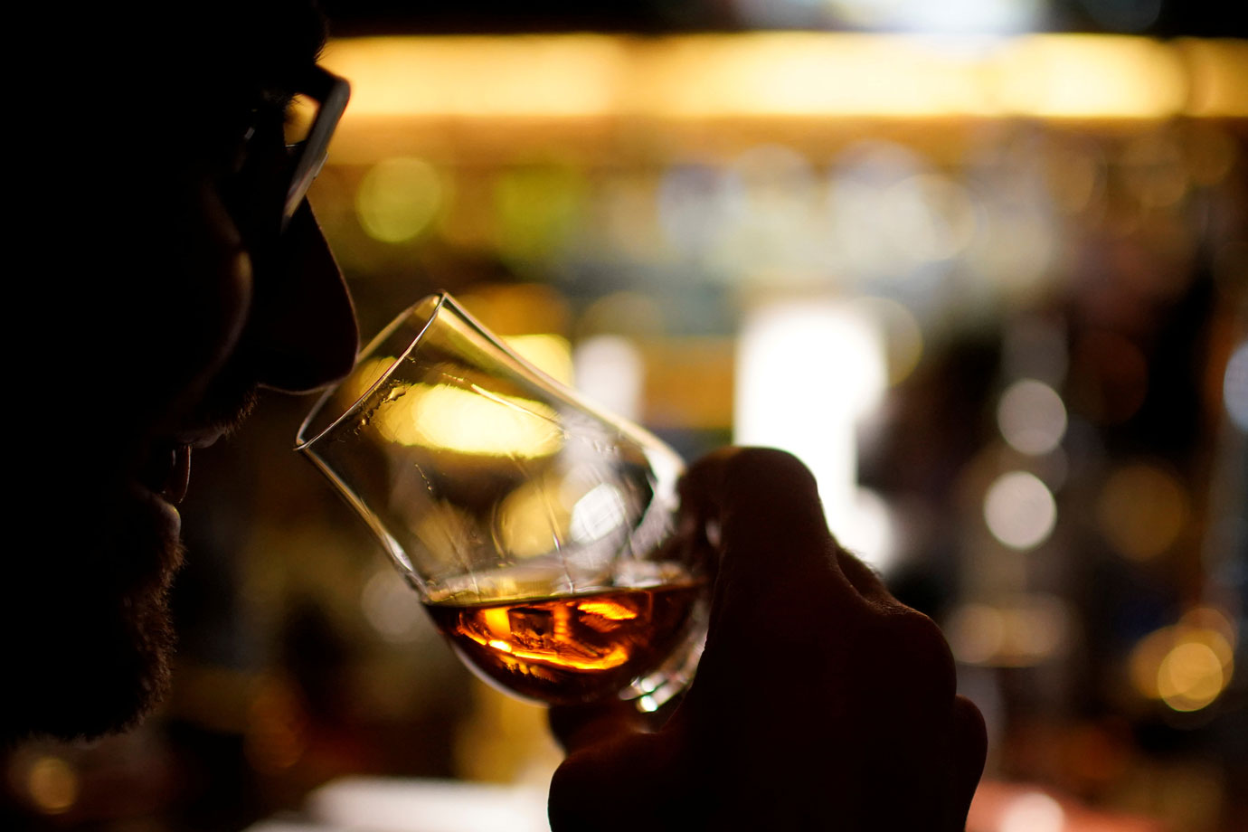 Consumo de álcool deixa marcas genéticas que podem causar câncer de esôfago