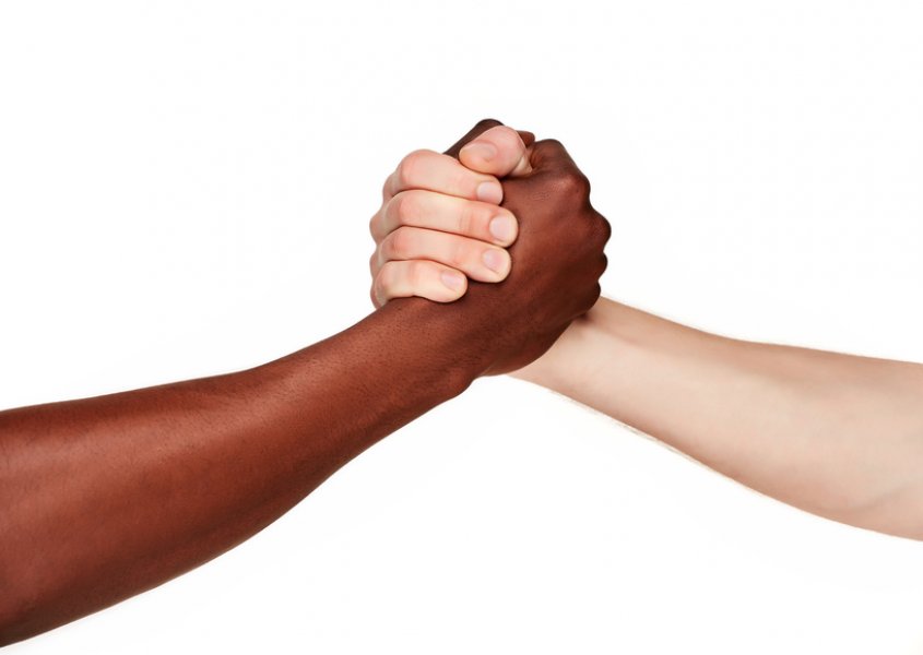 Lei federal pode ajudar a combater casos de racismo através de redes sociais