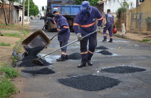Equipes da Emdef realizam serviços de tapa-buracos na região Norte neste sábado, 13 - Jornal da Franca