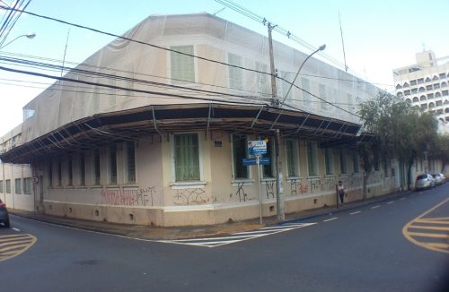 Della Motta critica Estado pelo abandono do antigo prédio da Unesp   - Jornal da Franca
