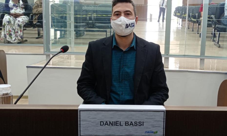 Bassi