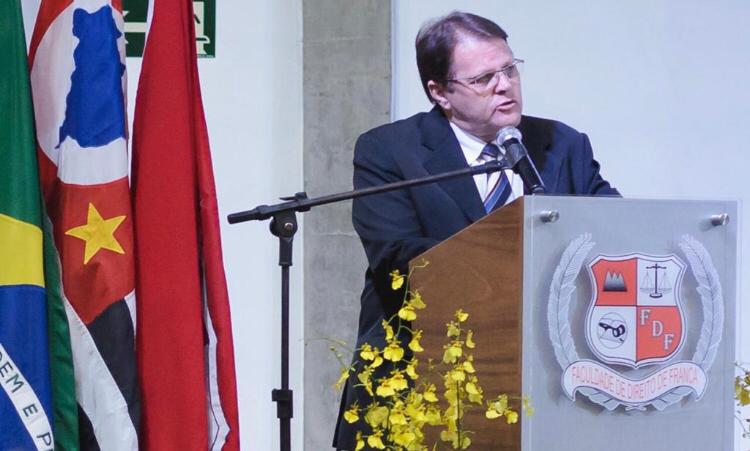 Faculdade de Direito de Franca tem colação de grau de 2 turmas de 100 alunos cada