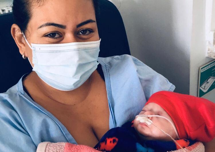UTI Neonatal da Santa Casa veste bebês de Papai Noel como surpresa para seus pais