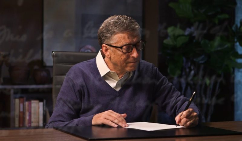 Bill Gates acredita que pandemia acabará em 2022 e faz reflexões sobre o ano de 2021