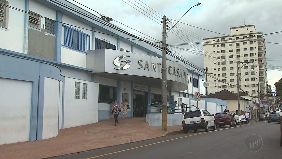 Com recurso na conta, Santa Casa compra 14 novos carros-macas para área hospitalar
