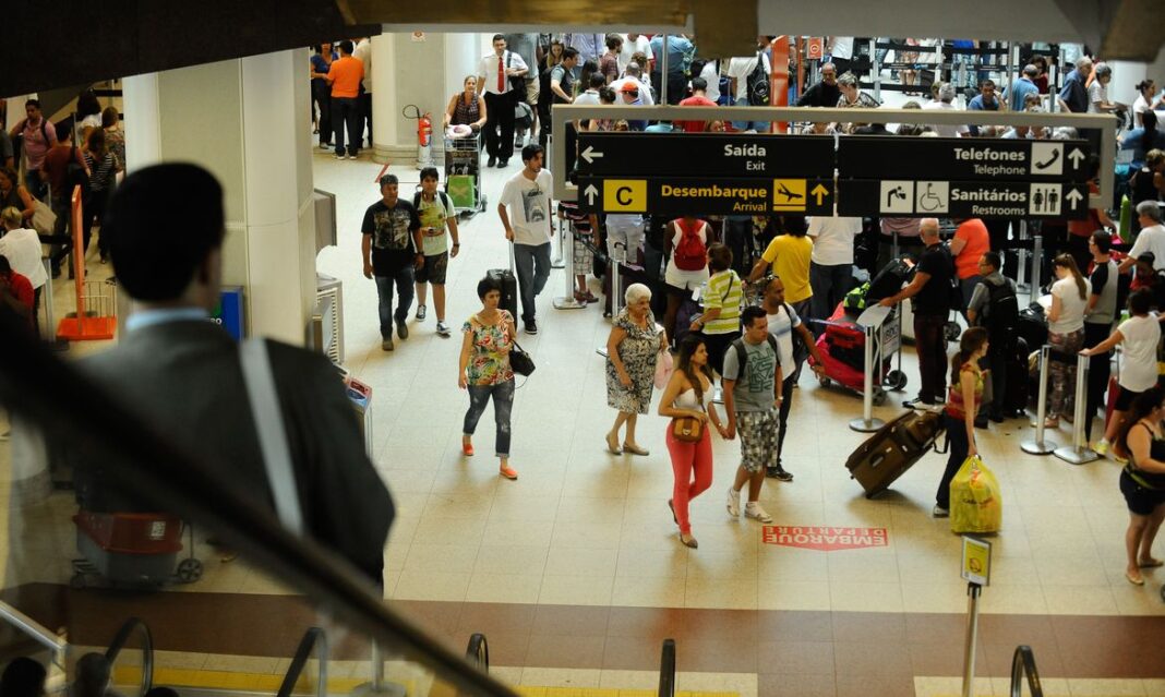 Vai viajar no Carnaval? Saiba como evitar perrengues nos aeroportos