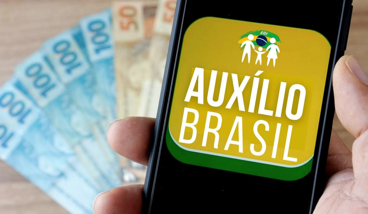 Auxílio Brasil está liberado para beneficiários com o NIS final dois; fique atento
