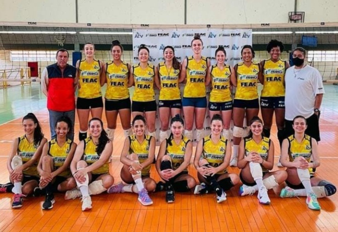 Vôlei feminino de Franca vence o Minas Tênis, fora de casa, por 3 sets a 0