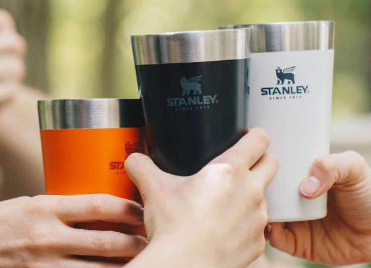 O que é o Copo Stanley? Entenda a nova moda entre os cervejeiros!