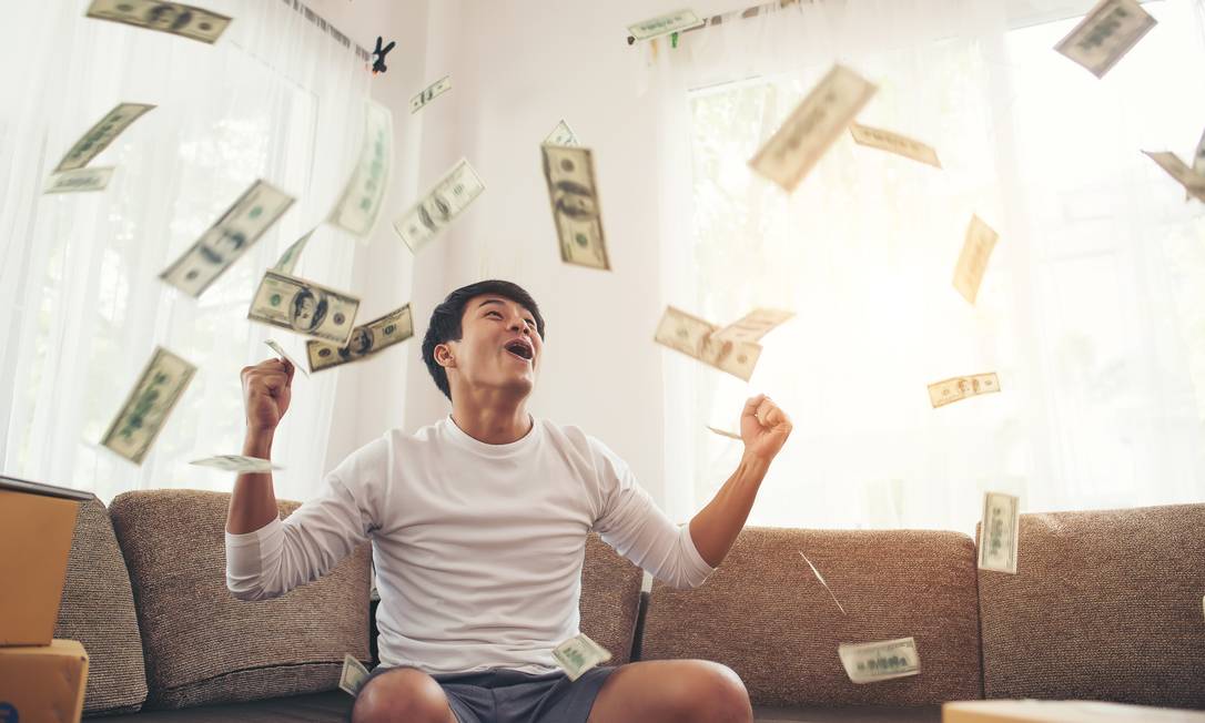 Dinheiro traz felicidade? Amplo estudo comprovou que sim; saiba o motivo!