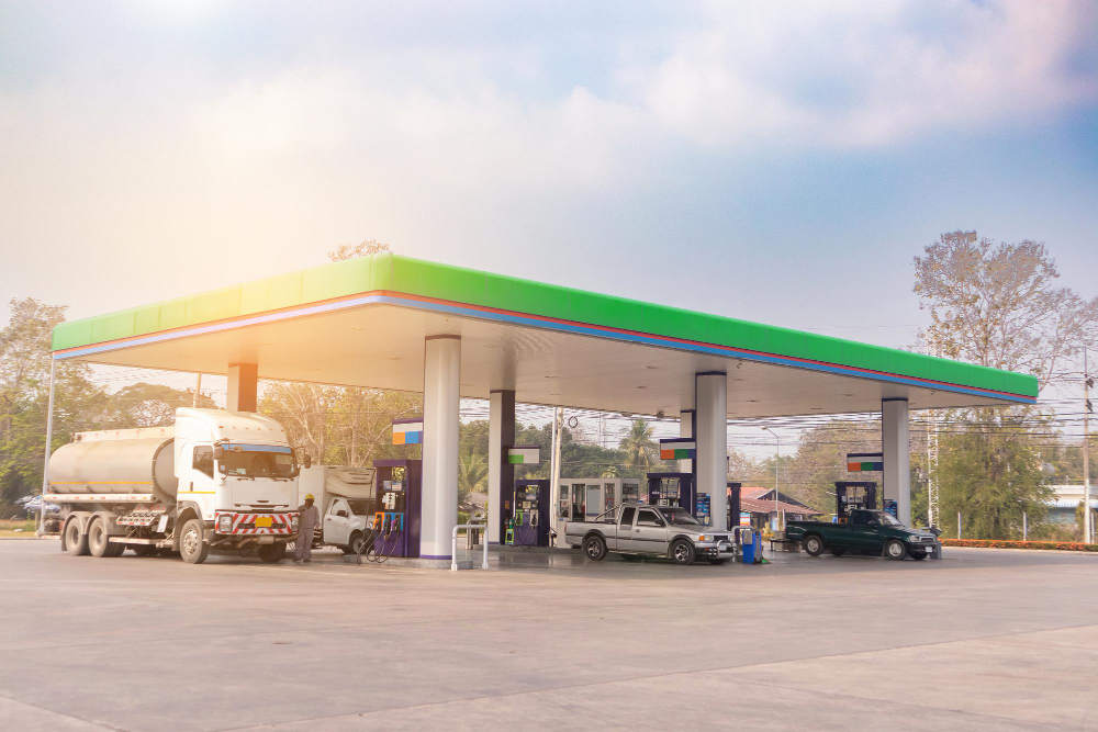 Com inflação de 10,06% em 2021, gasolina sobe 47,49% e etanol 62,23%, diz IBGE