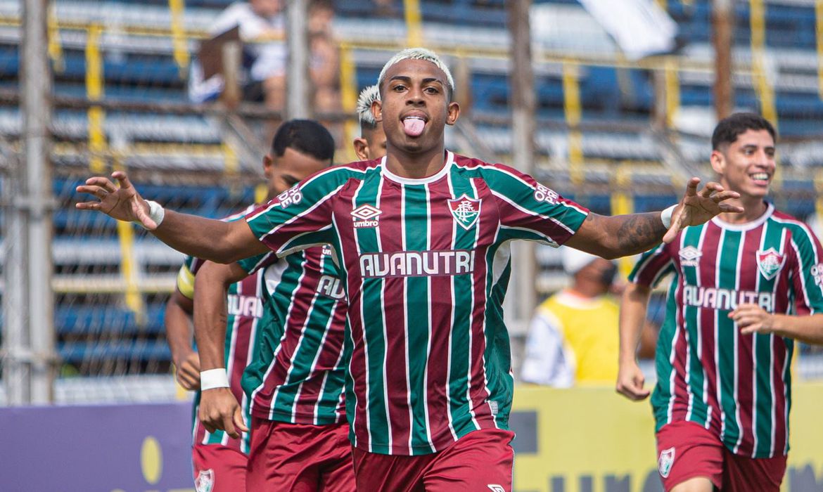 Algoz da Veterana, Fluminense avança e pega o Peixe nas oitavas da Copinha