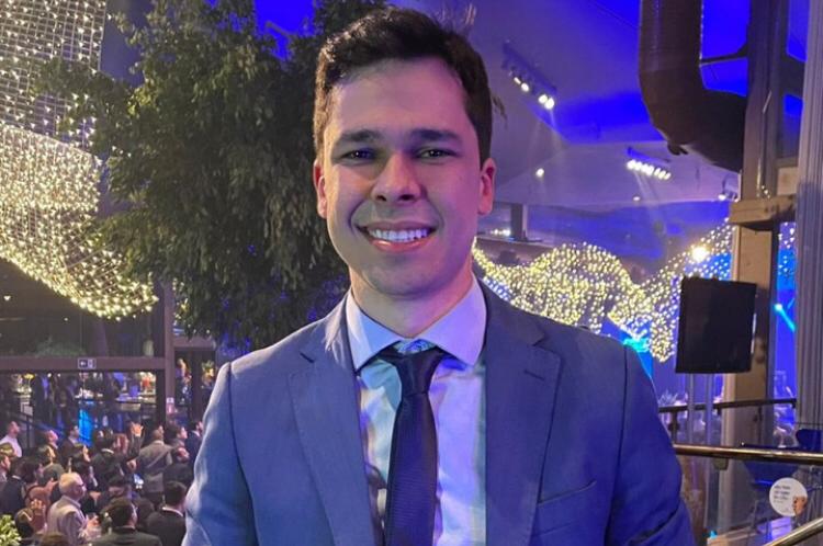 Ex-aluno de Engenharia de Produção do Uni-FACEF é considerado melhor broker da Blue3