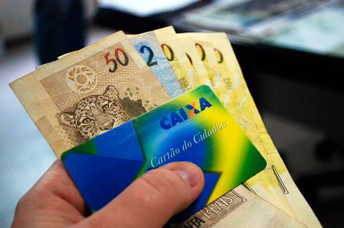 Abono do PIS já está na conta para nascidos entre os meses de janeiro e maio