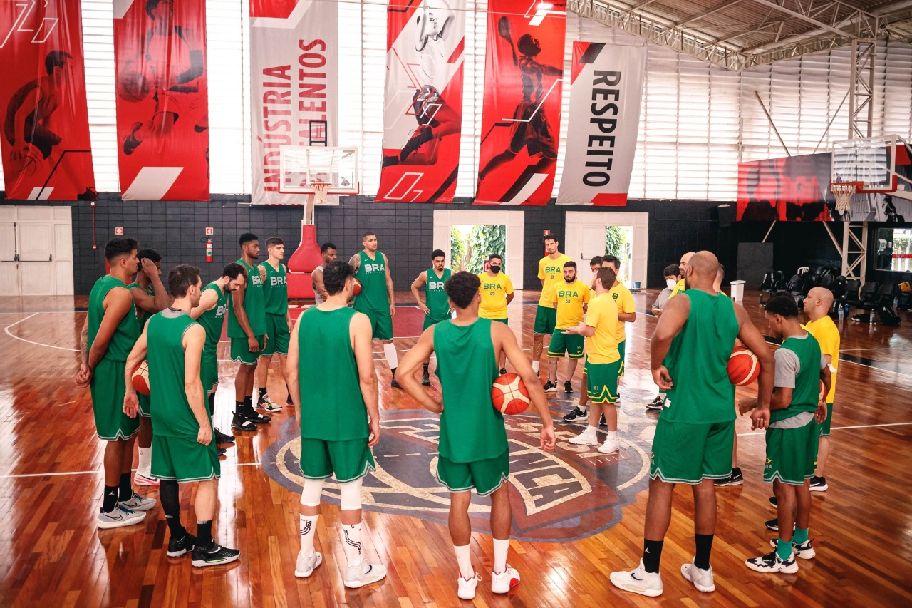 Seleção Brasileira de basquete segue treinando em Franca pra jogos das Eliminatórias