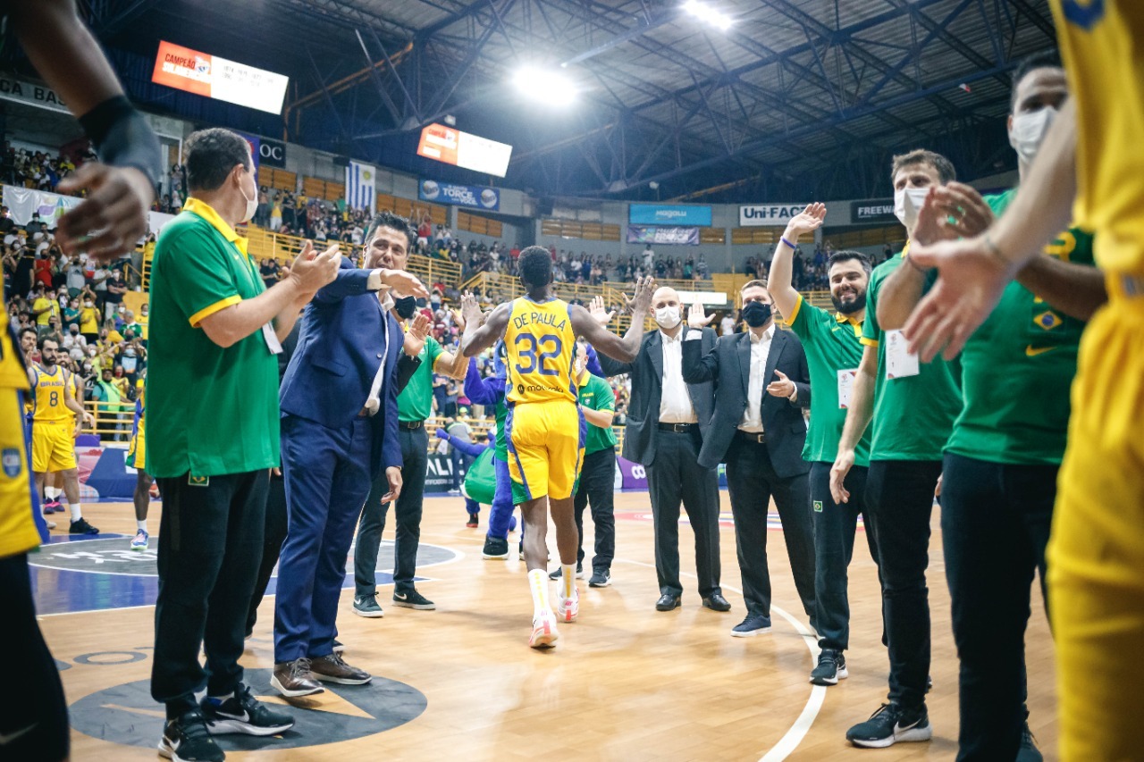 Com todos os ingressos vendidos, Seleção Brasileira pega a Colômbia na segunda