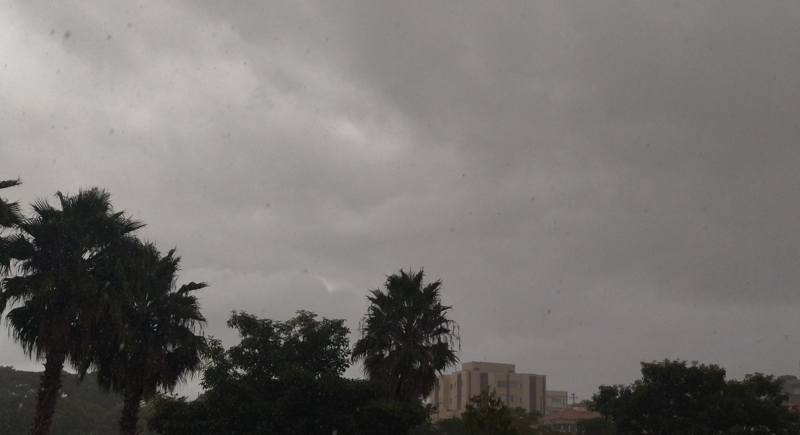 Depois de semana “seca”, chuva volta a cair em Franca neste domingo
