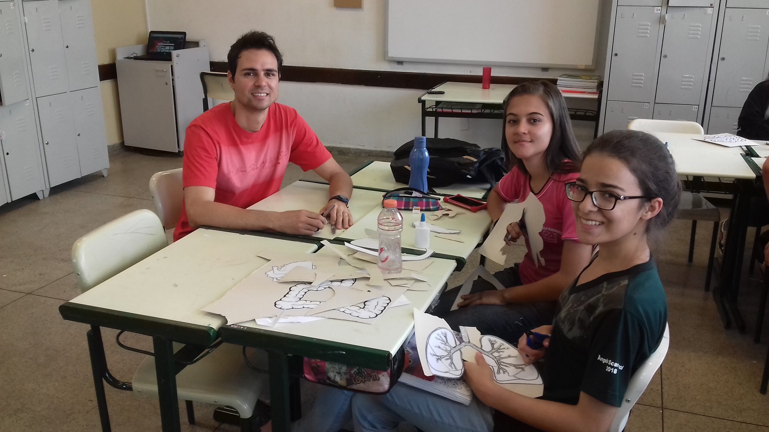 Prêmio Professor Transformador chega à semifinal com 350 projetos selecionados