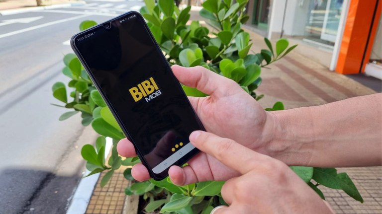 Cidade perto de Franca adota ‘Uber’ próprio e remunera motorista com 95% da tarifa.