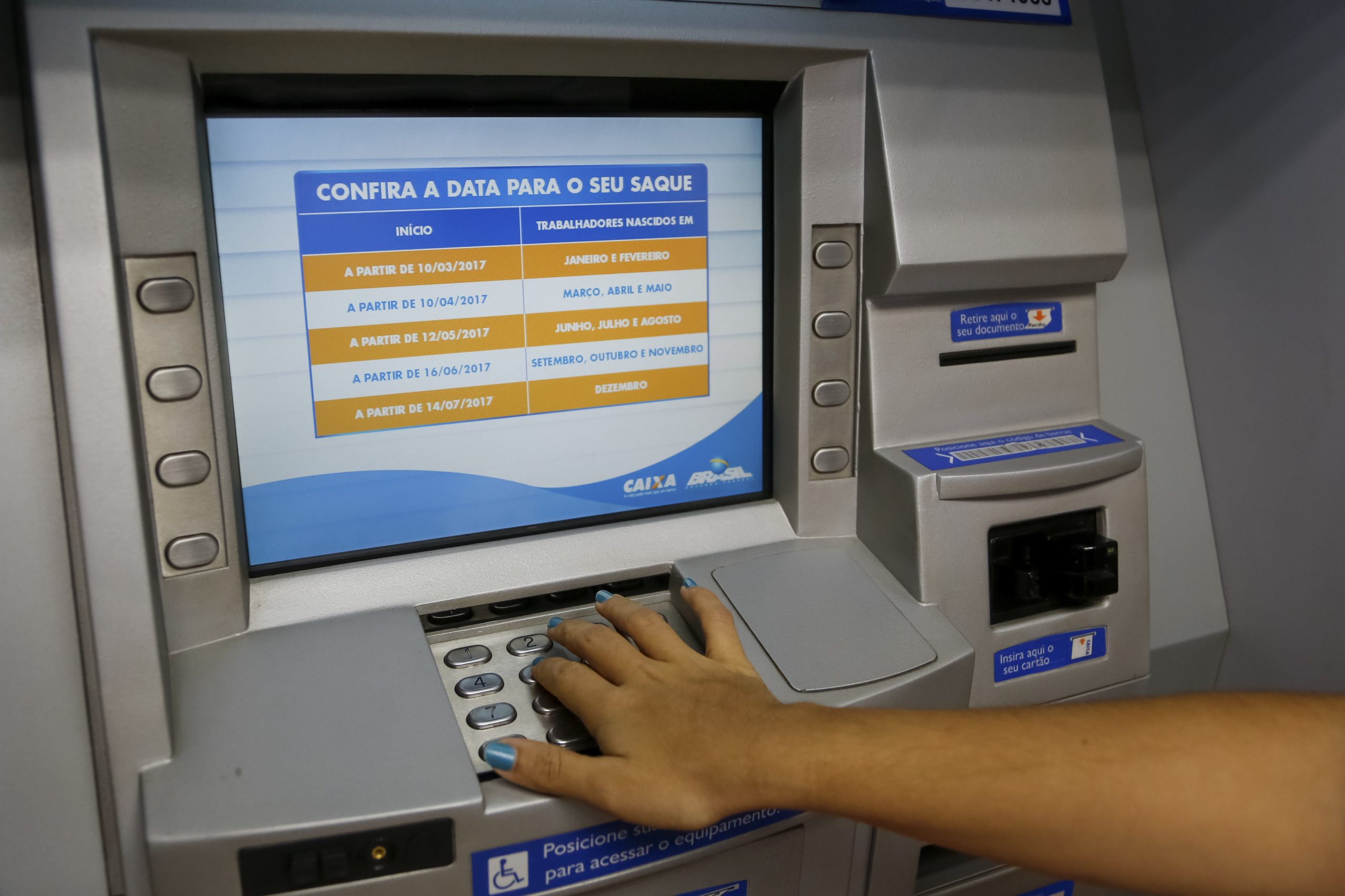 Feriado de Carnaval adia saques de FGTS, aposentadoria do INSS e seguro-desemprego