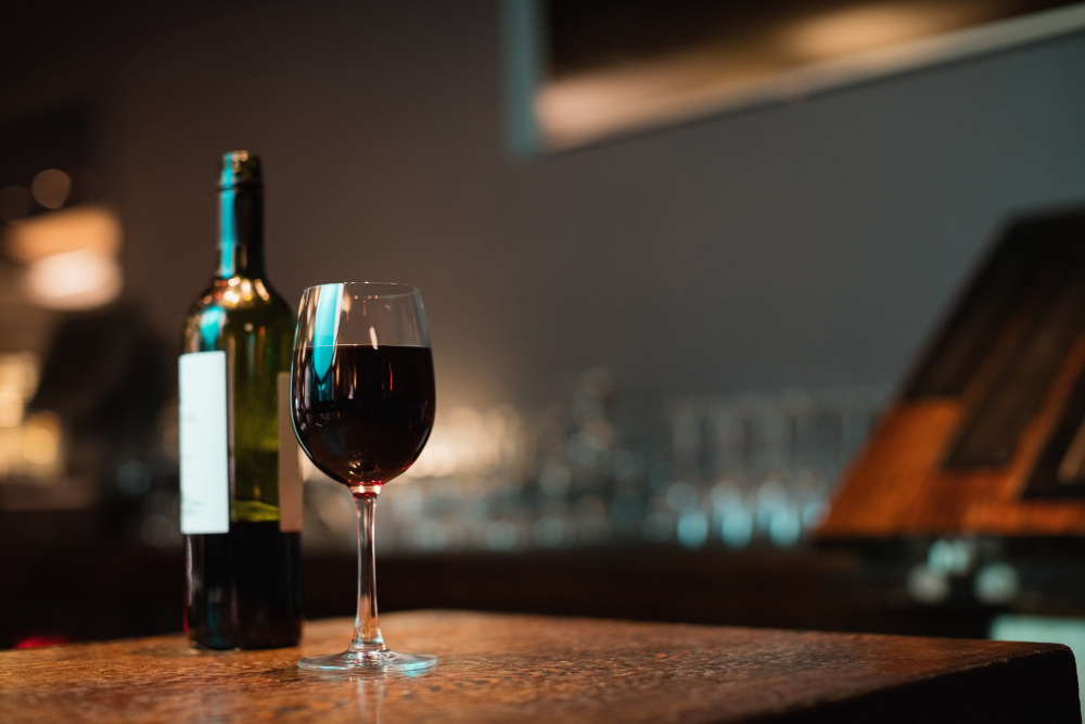 Duas taças de vinho podem atingir limite diário de açúcar, diz pesquisa inglesa
