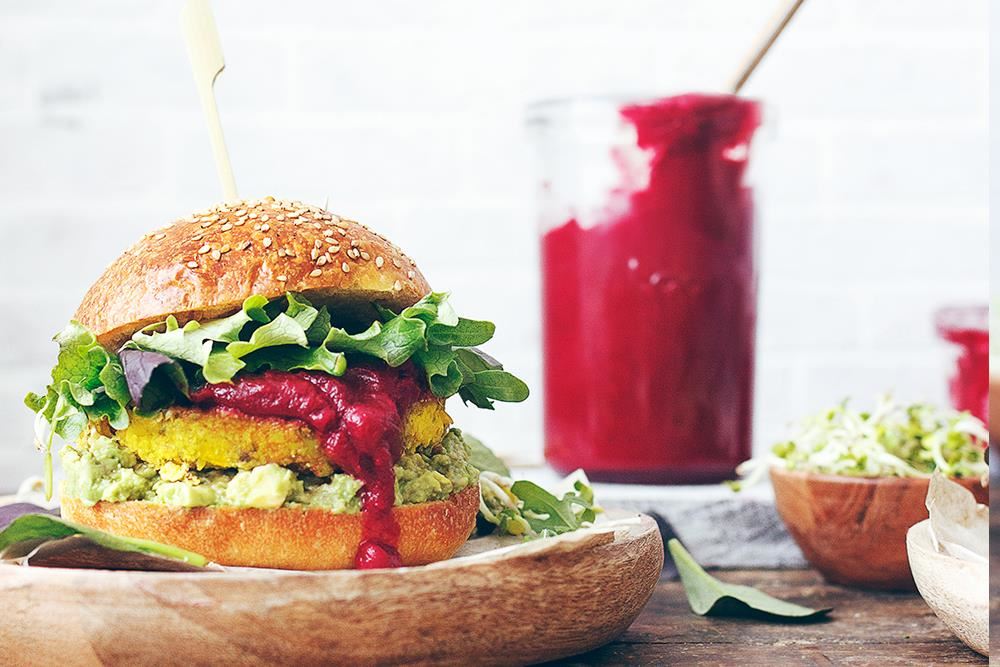Não dispensa o ketchup na hora do lanche? Aprenda a fazer um com beterraba!