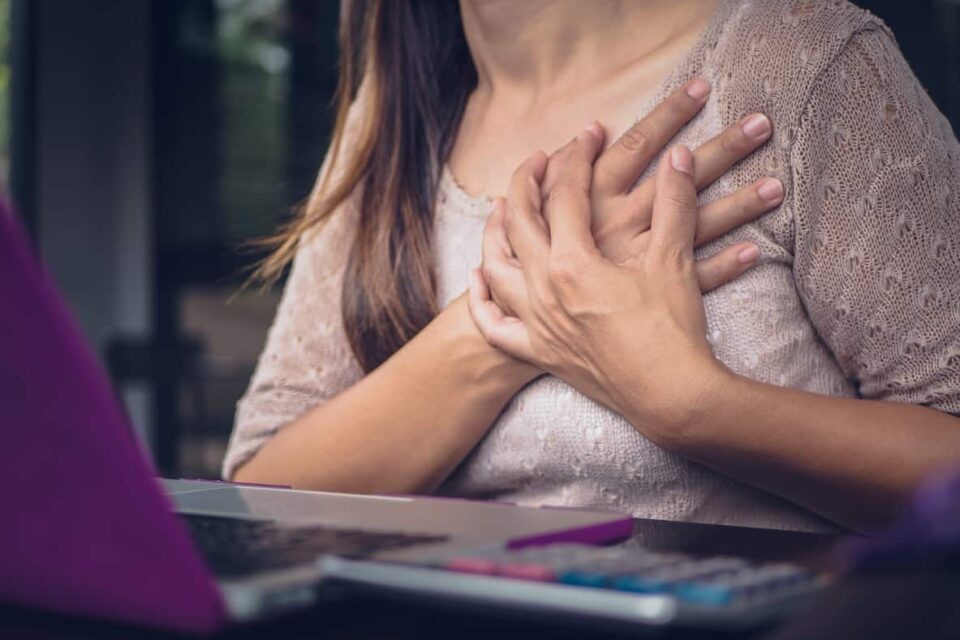 Cresce o número mortes por infarto em mulheres jovens durante a pandemia