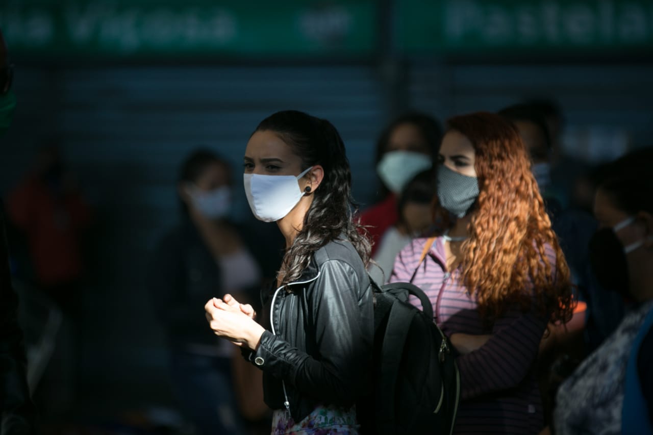 Veja o que um estudo diz: Mulheres têm menos chances de contrair Covid-19 – entenda!