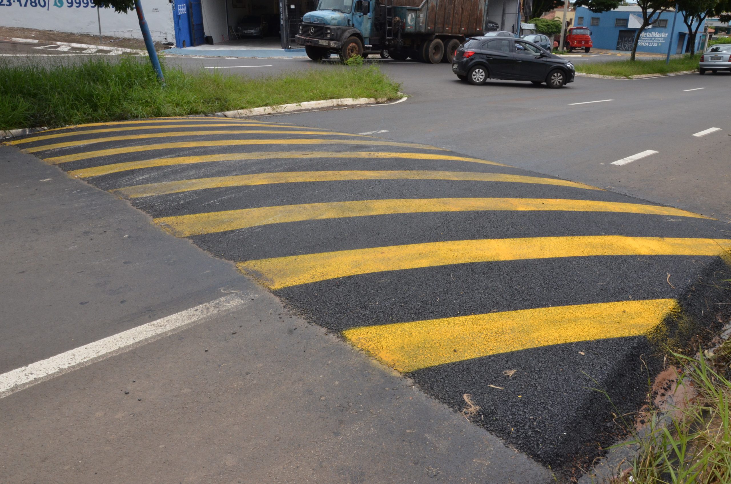 Novas lombadas são instaladas em avenidas de Franca – confira em quais locais
