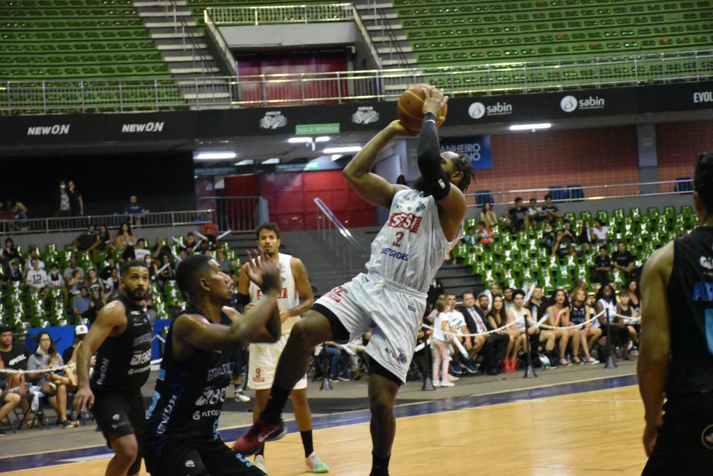 Sesi Franca consegue perder do lanterna Brasília, mas segue líder isolado do NBB