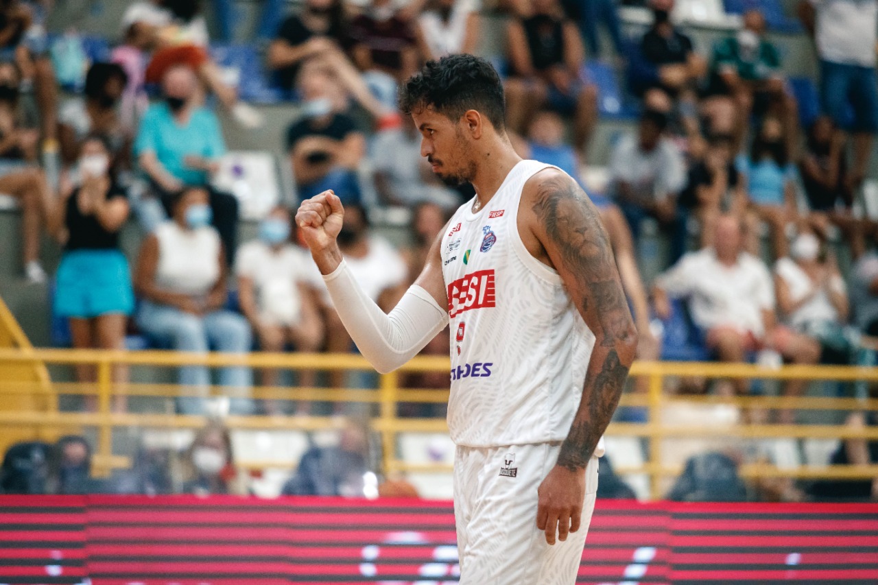 Em clima de final antecipada, Sesi Franca vence novamente o Flamengo no Pedrocão