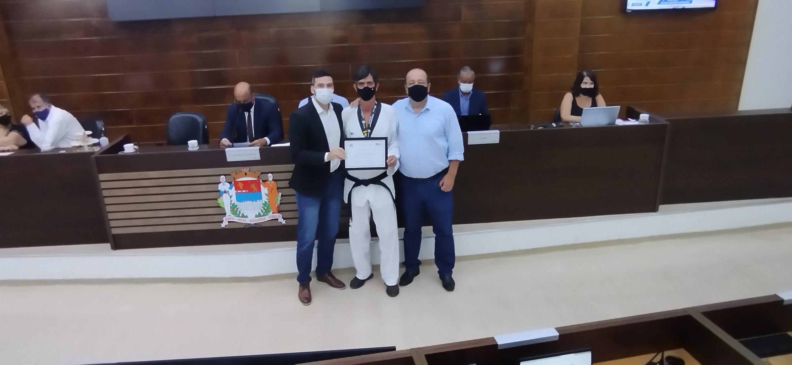 Com 45 anos de taekwondo, Mestre Valdir é homenageado por título brasileiro