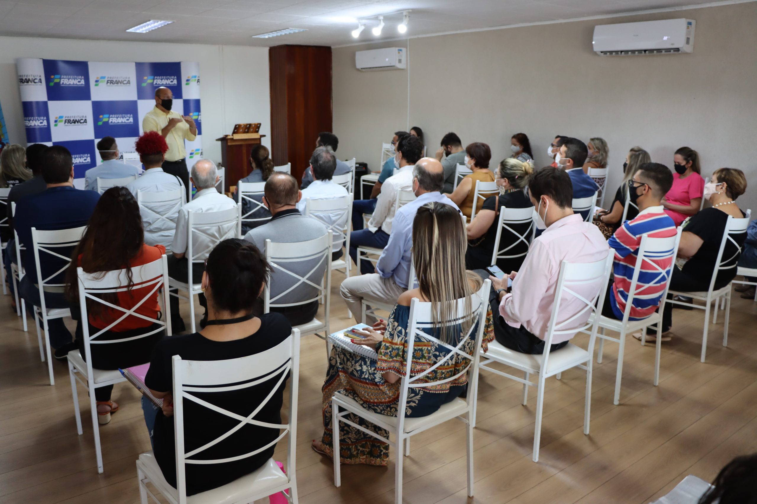 alexandre ferreira discute sobre hospital estadual