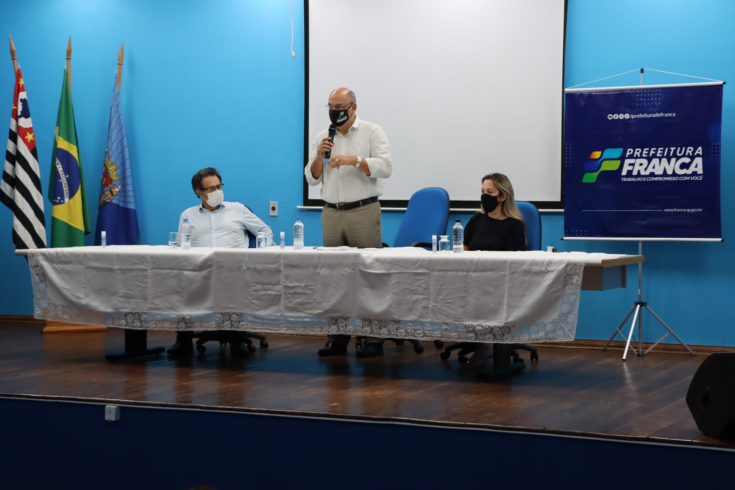Prefeito Alexandre Ferreira empossa novos membros do Conselho Municipal de Saúde