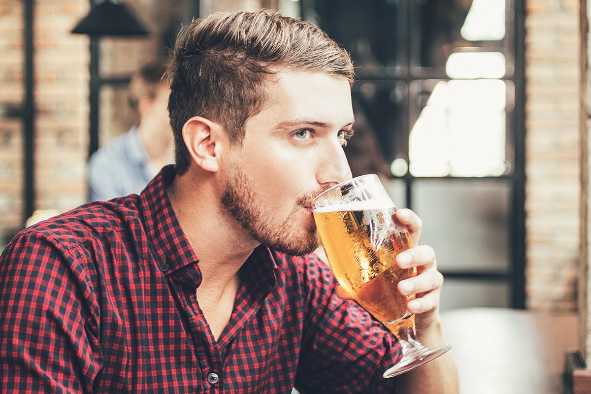Álcool pode causar diminuição cerebral; estudo mostra que quantidade é surpreendente