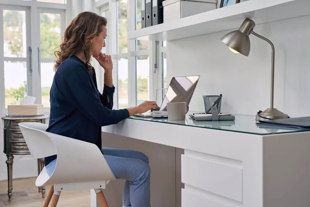 39% dos brasileiros trocariam de emprego para voltar ao home office, e você?