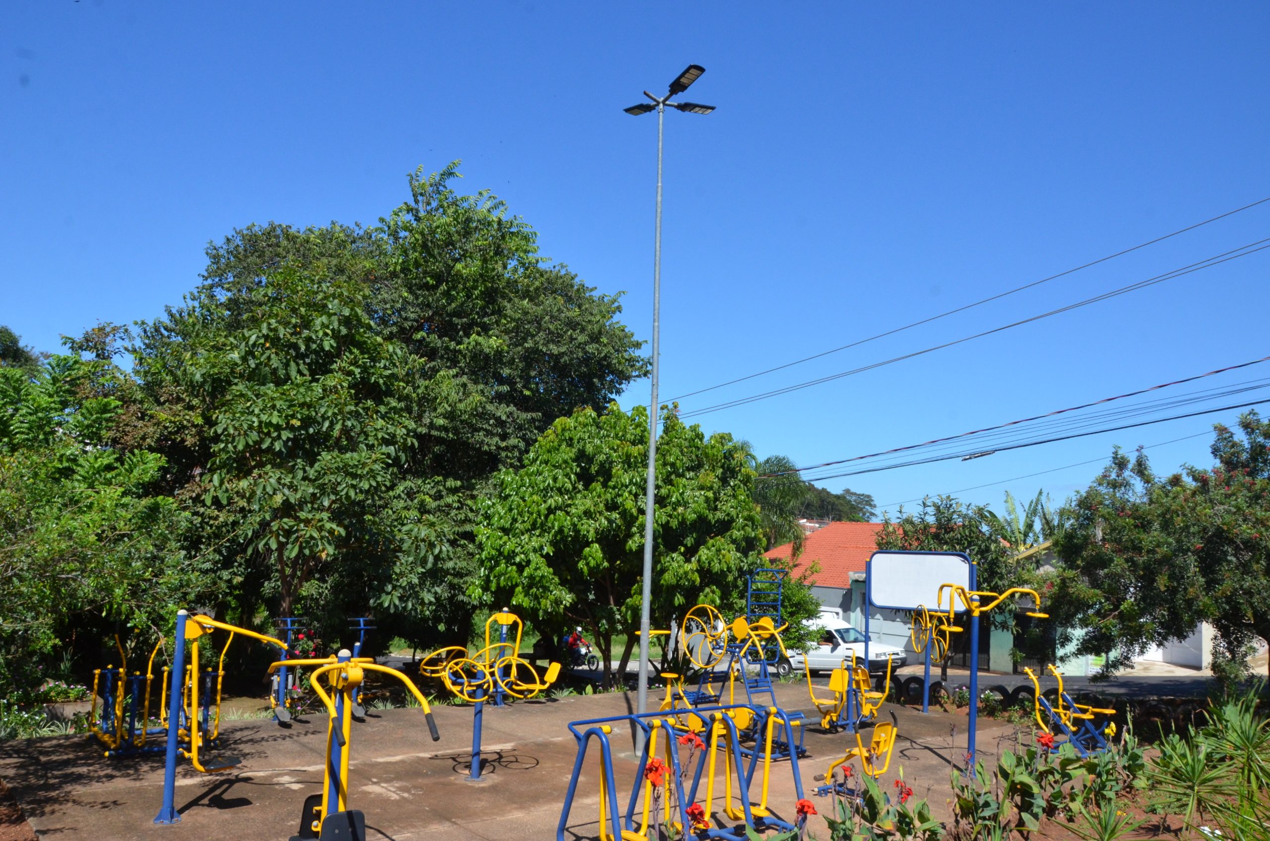 Em Franca, moradores da Vila Pedigoni já contam com iluminação em sua praça