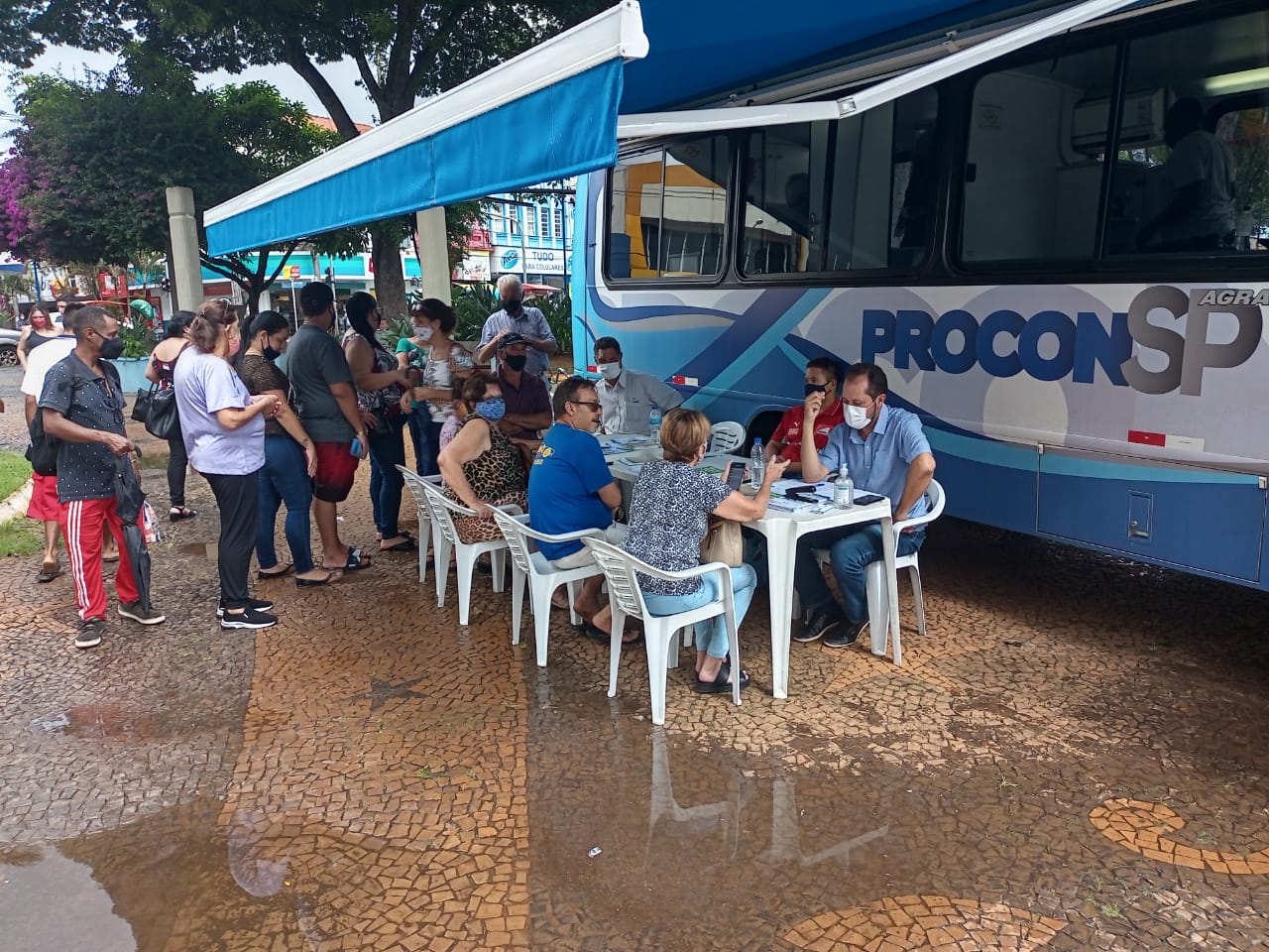Plantão do Procon no centro de Franca teve grande procura por parte dos consumidores