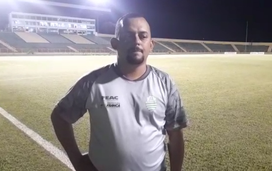 Técnico Gustavo Cocão e autor do gol aprovam empate na estreia da Francana