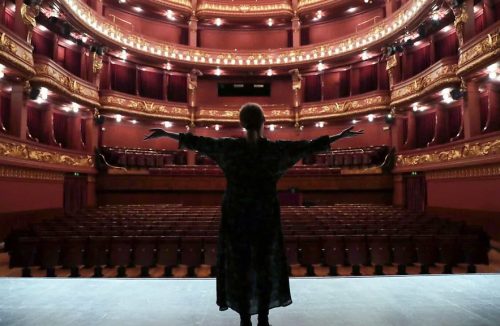 Só para Mulheres: FEAC Franca oferece cursos de teatro e roteiro gratuitos - Jornal da Franca