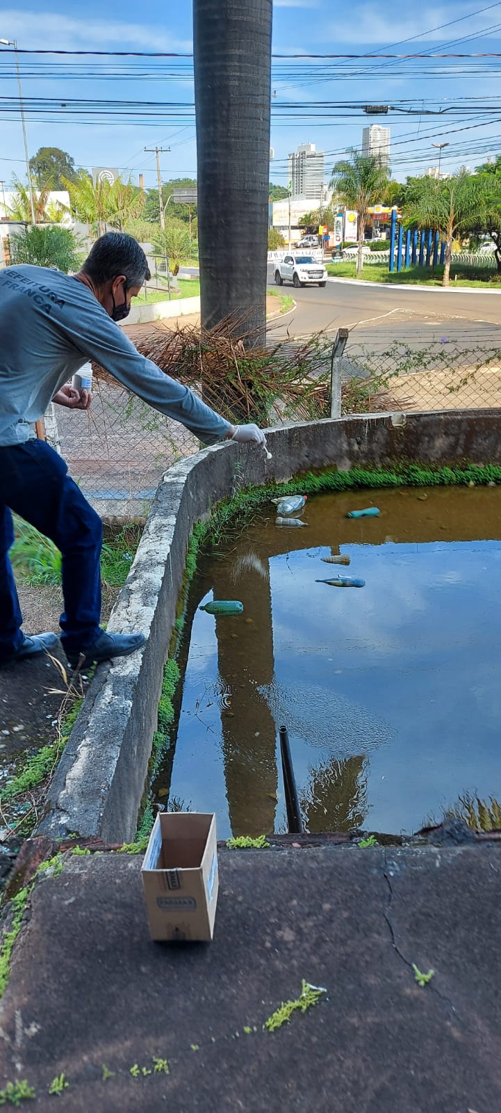 Vigilância Sanitária de Franca combate focos de Aedes aegypti no prédio Esqueleto