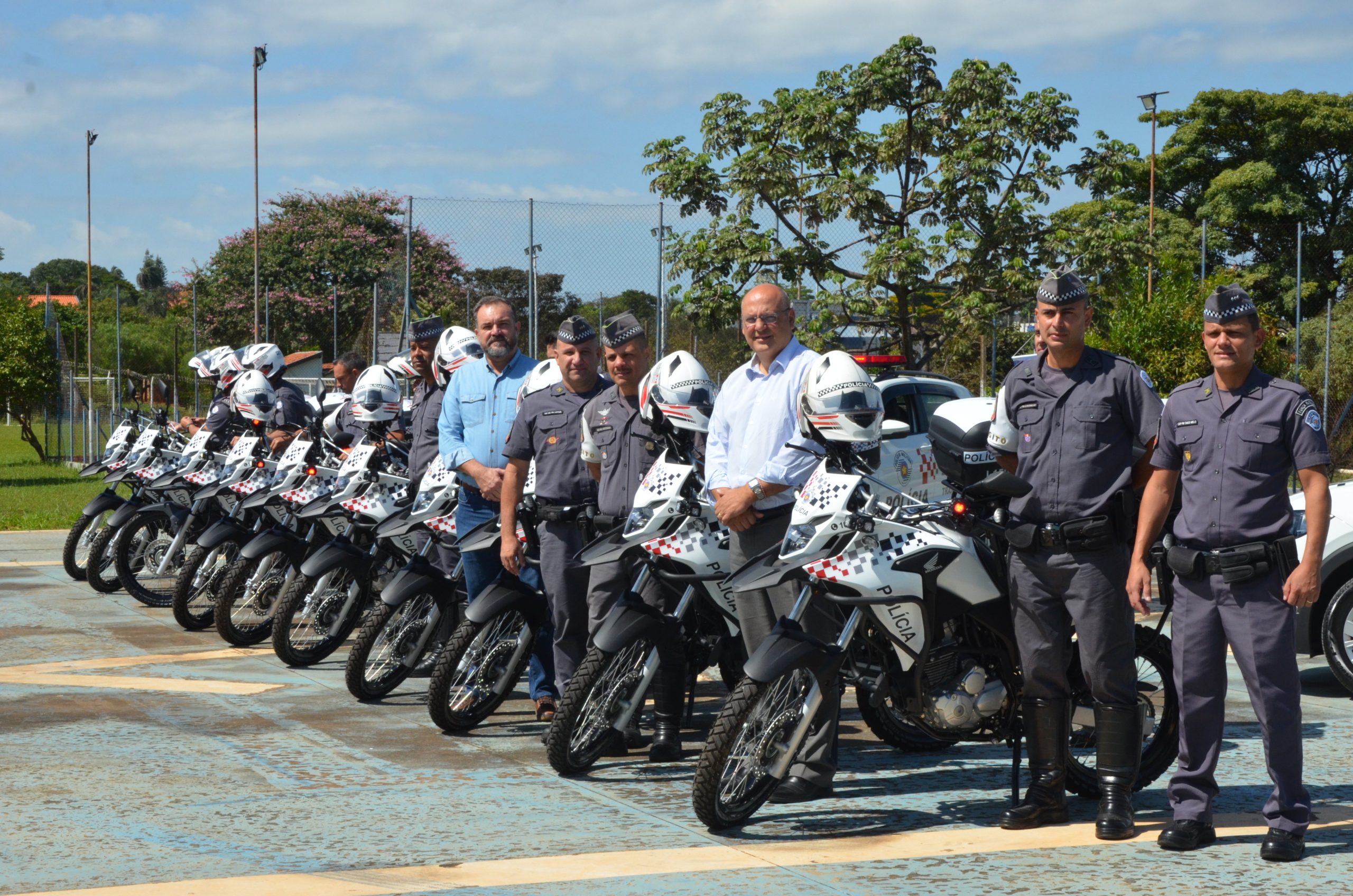 Polícia Militar de Franca recebe novas motos para policiamento e fiscalização