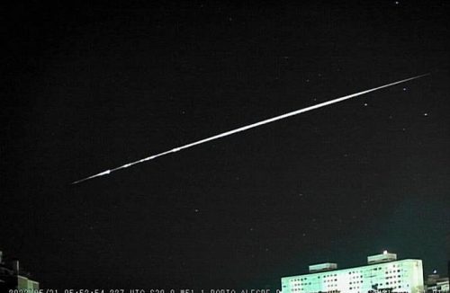 Queda de meteoro com quase 10 segundos é vista durante a madrugada em Porto Alegre - Jornal da Franca