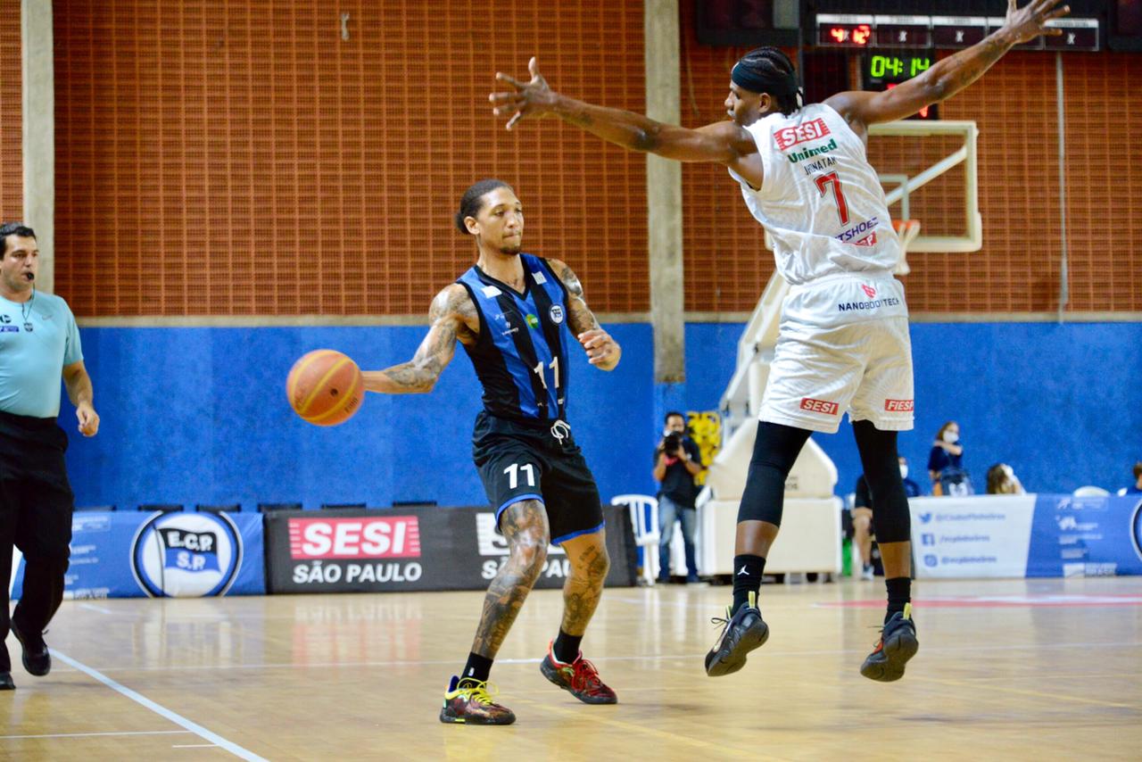 Sesi Franca mantém ritmo, bate o Pinheiros e está novamente na semifinal do NBB