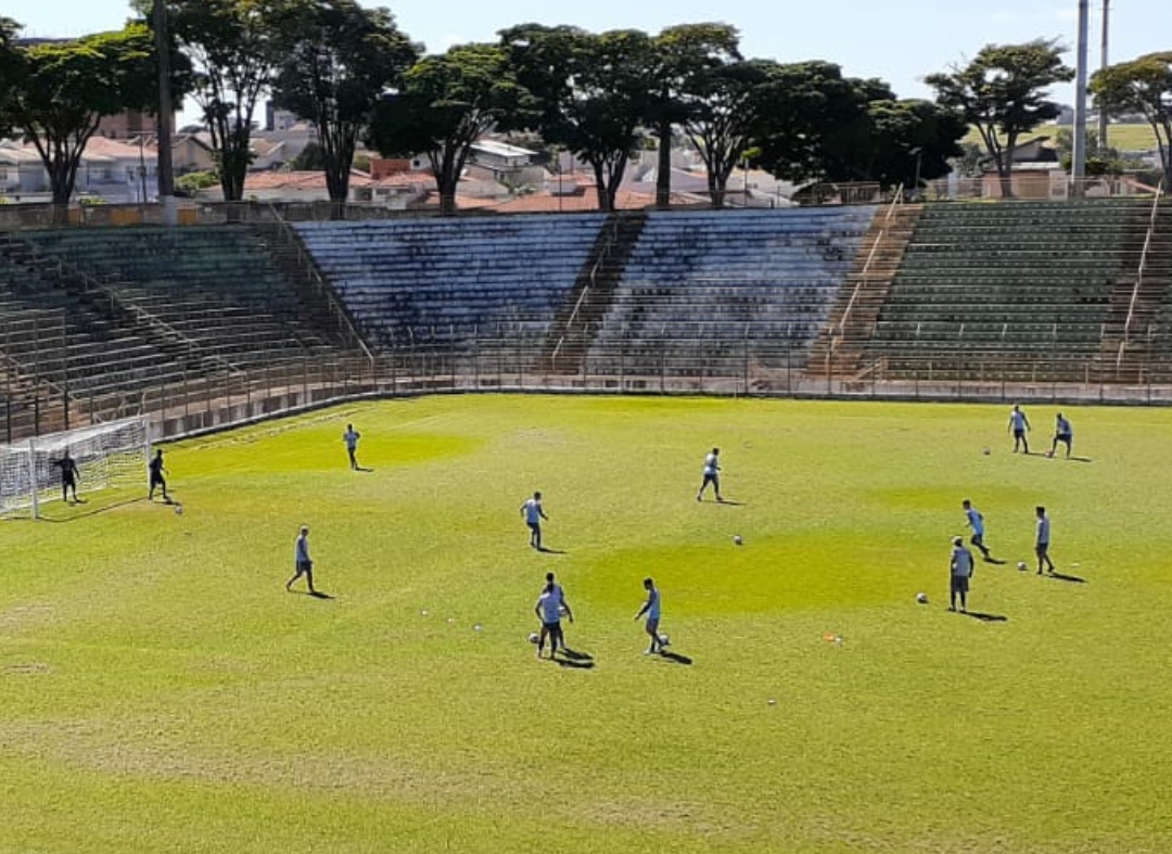Francana e Batatais fazem o “clássico dos desesperados” nesta manhã de domingo