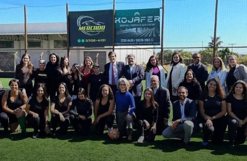 Presidente da OAB de SP visita Franca e elogia projeto do time de futebol feminino - Jornal da Franca