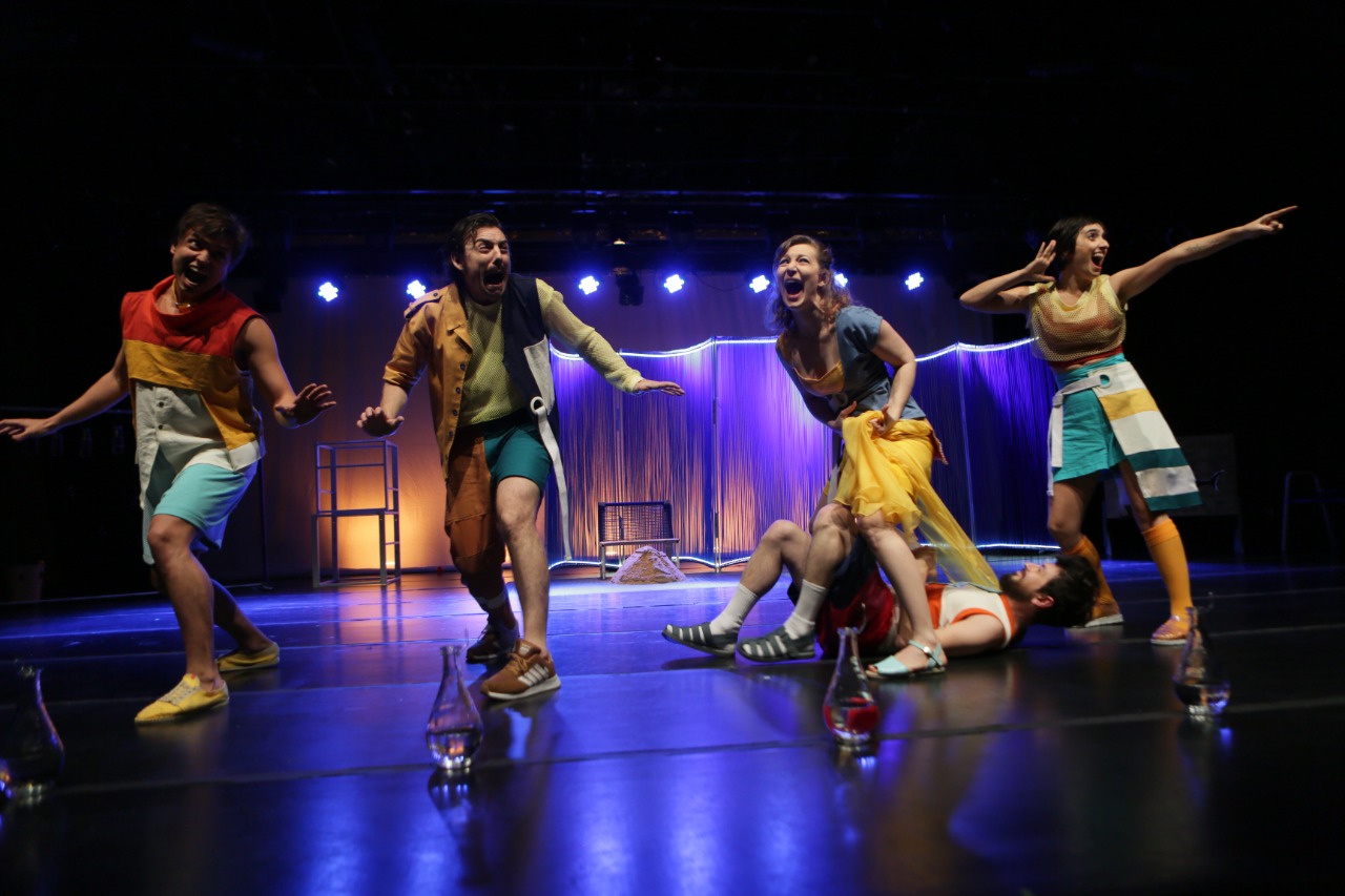 Tubarão Banguela: Teatro do SESI recebe espetáculo de Rita Batata dias 13 e 14/05